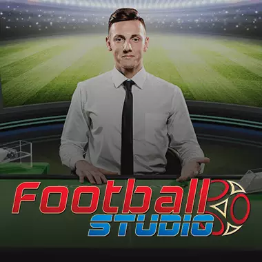 Presentatore in uno studio televisivo per scommesse sportive live